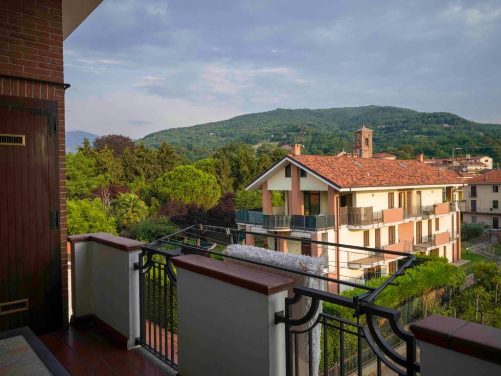 appartamento in vendita a Pinerolo in zona Abbadia Alpina