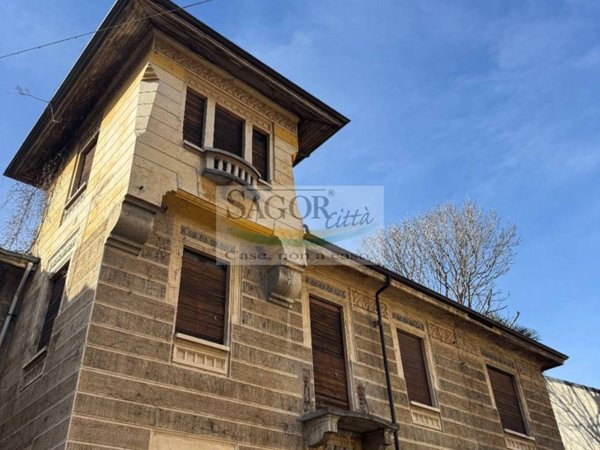 casa indipendente in vendita a Pinerolo