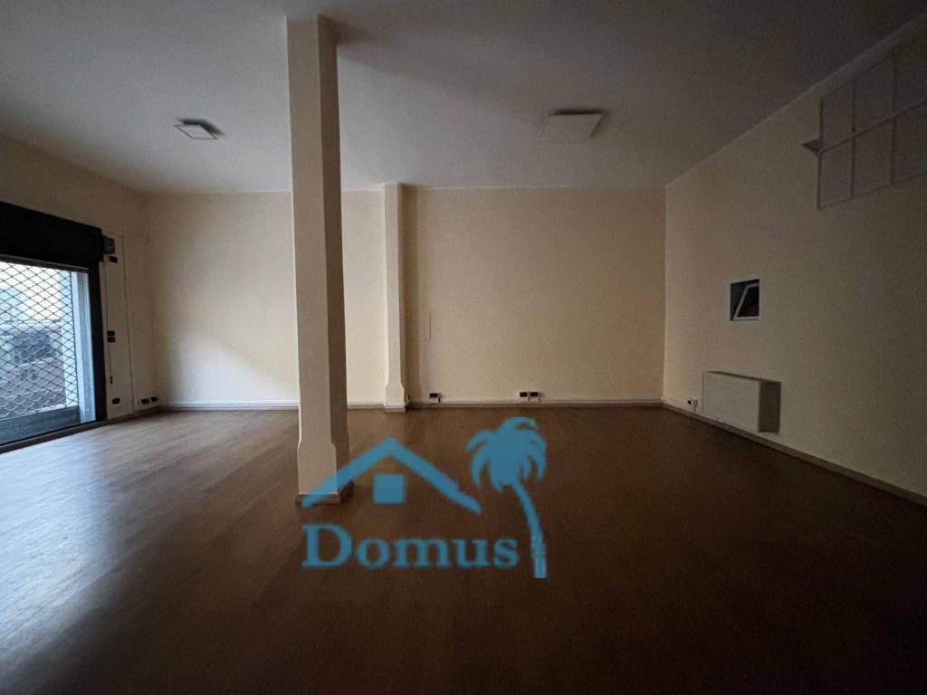 negozio in vendita a Pinerolo