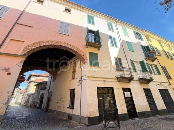locale commerciale in vendita a Pinerolo