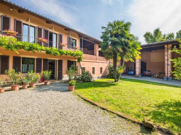 casa indipendente in vendita a Pinerolo