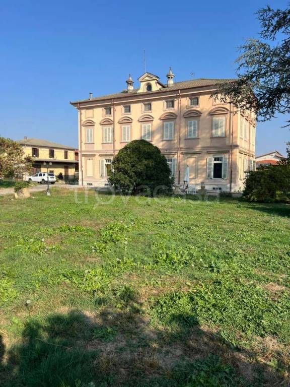 appartamento in vendita a Pinerolo in zona Riva