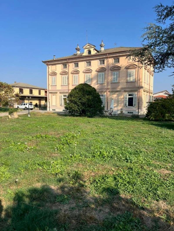 appartamento in vendita a Pinerolo in zona Riva