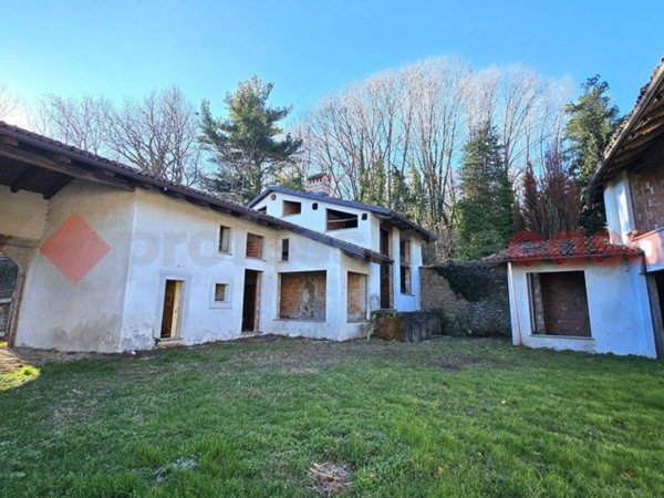 intera palazzina in vendita a Pinerolo in zona Losani