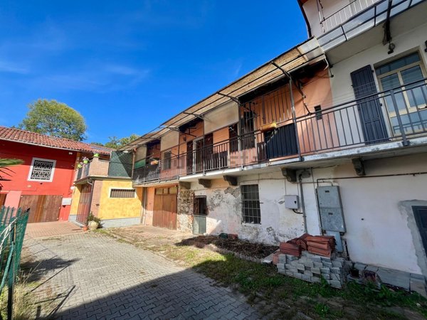 casa indipendente in vendita a Pinerolo in zona Abbadia Alpina