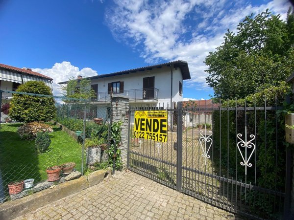 casa indipendente in vendita a Pinerolo in zona Baudenasca