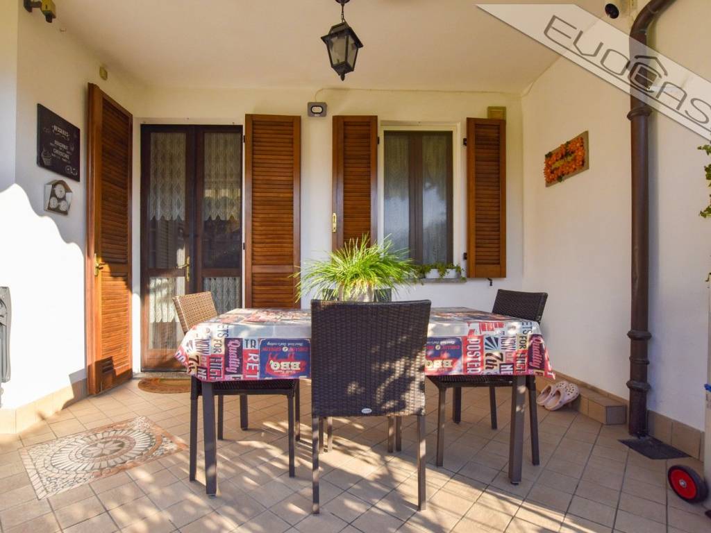 casa indipendente in vendita a Pinerolo in zona Abbadia Alpina