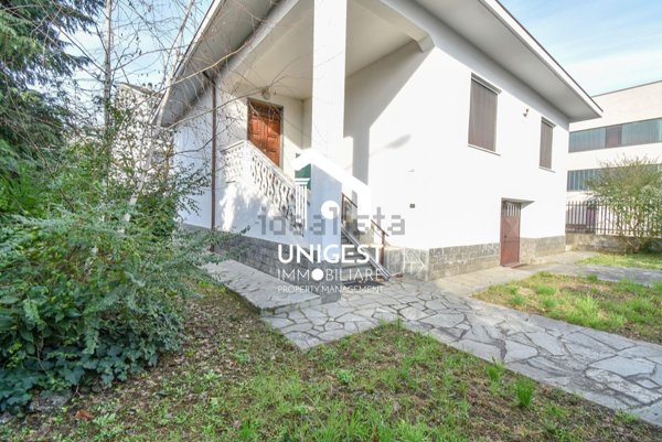 casa indipendente in vendita a Pinerolo