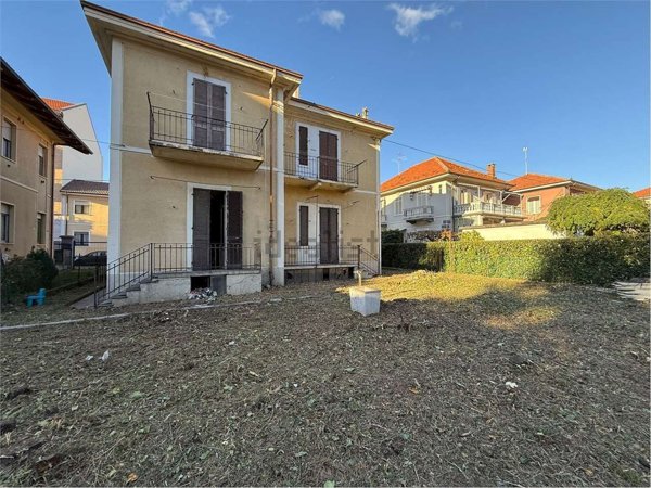 casa indipendente in vendita a Pinerolo