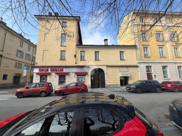 negozio in vendita a Pinerolo