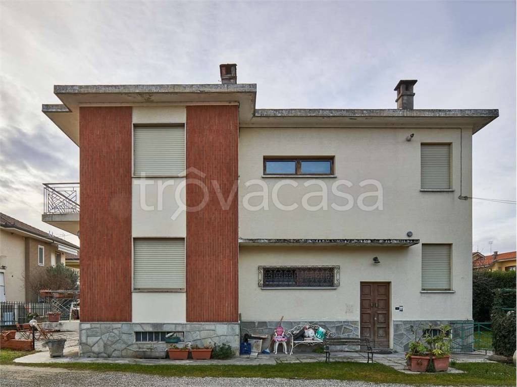 casa indipendente in vendita a Pinerolo