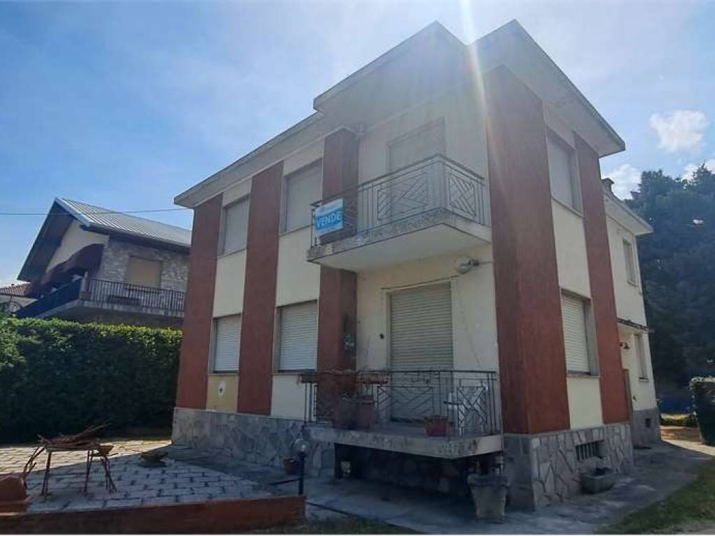 casa indipendente in vendita a Pinerolo in zona Avaro/Tron