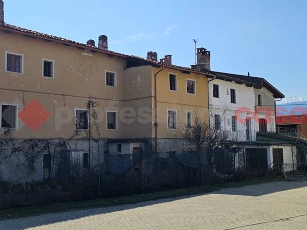 appartamento in vendita a Pinerolo in zona Baudenasca