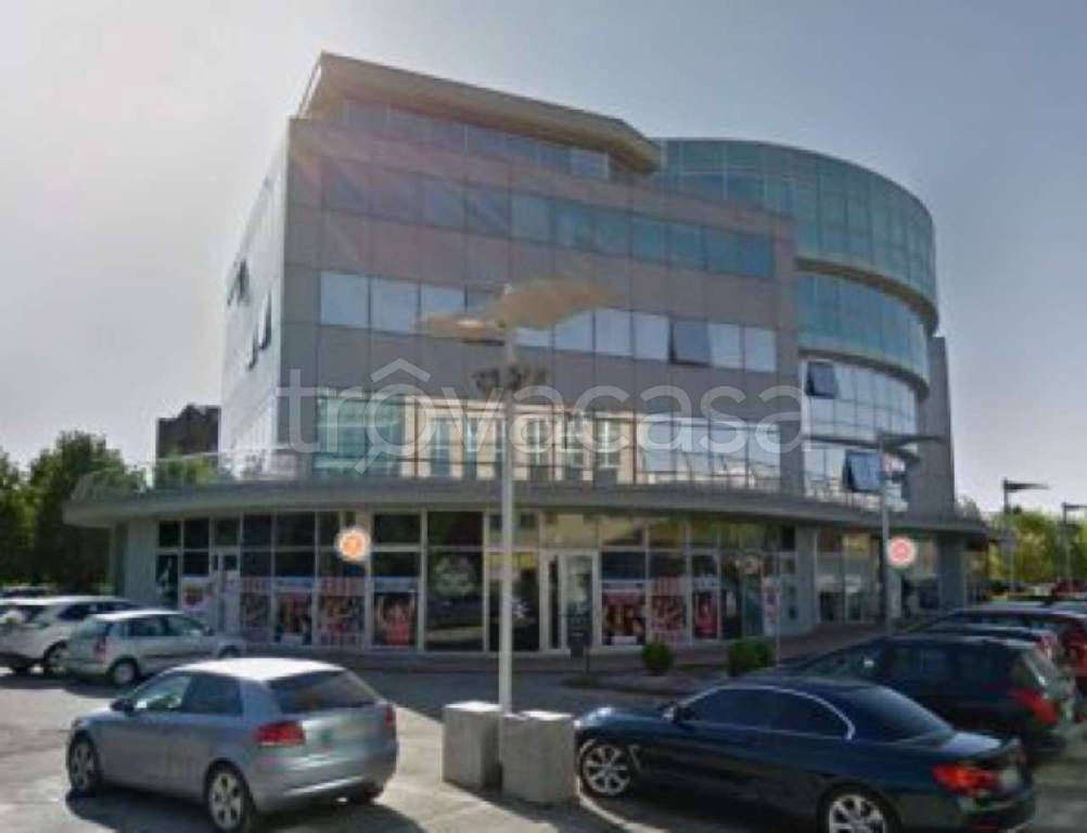 negozio in vendita a Pinerolo