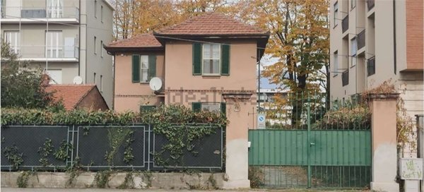 casa indipendente in vendita a Pinerolo