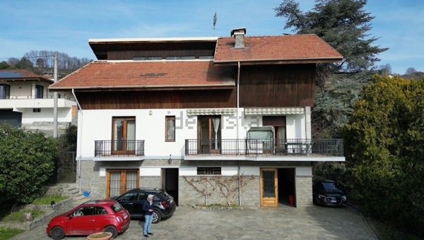 casa indipendente in vendita a Pinerolo
