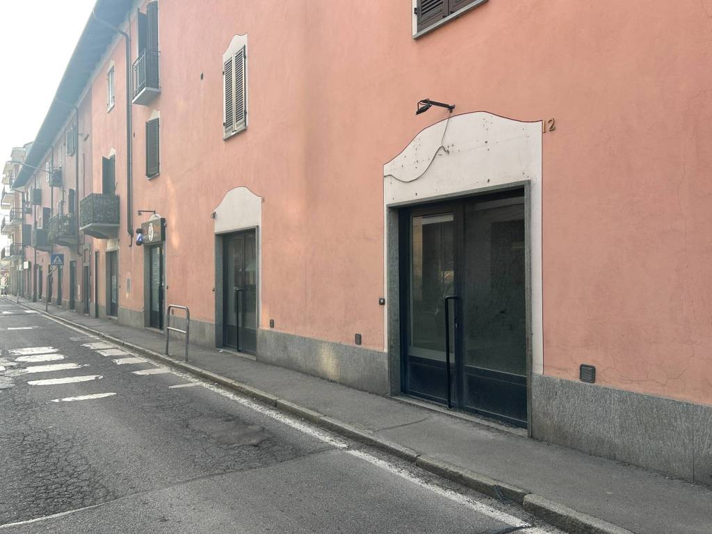 negozio in vendita a Pinerolo