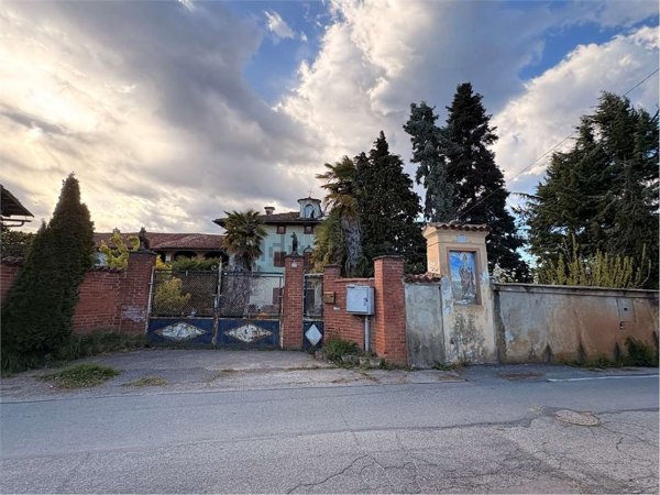 casa indipendente in vendita a Pinerolo