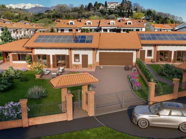 casa indipendente in vendita a Pinerolo