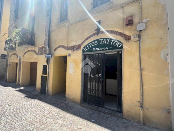 negozio in vendita a Pinerolo