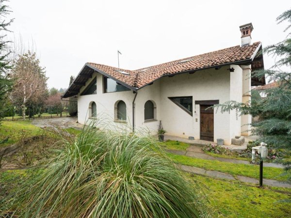 casa indipendente in vendita a Pinerolo