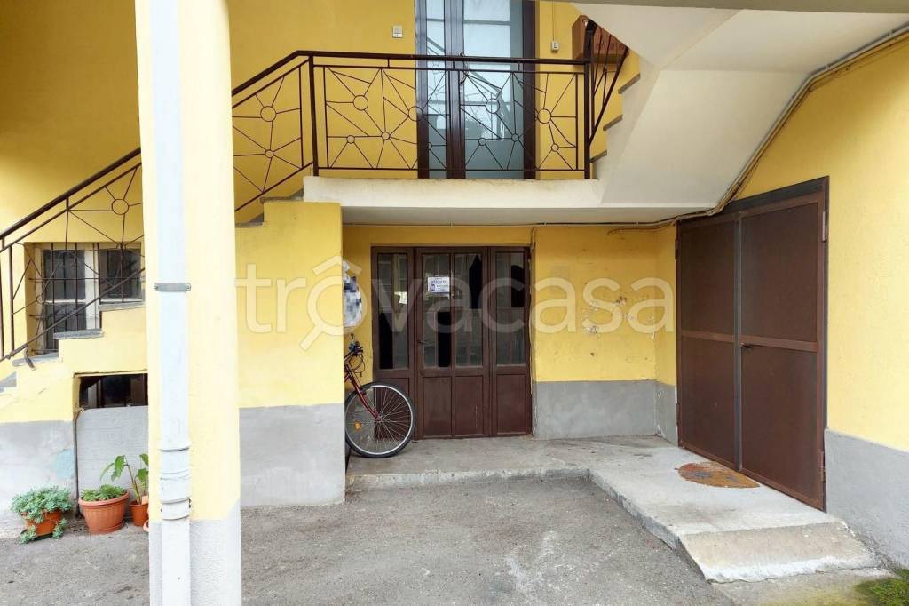 locale commerciale in vendita a Pinerolo