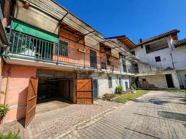 casa indipendente in vendita a Pinerolo in zona Abbadia Alpina