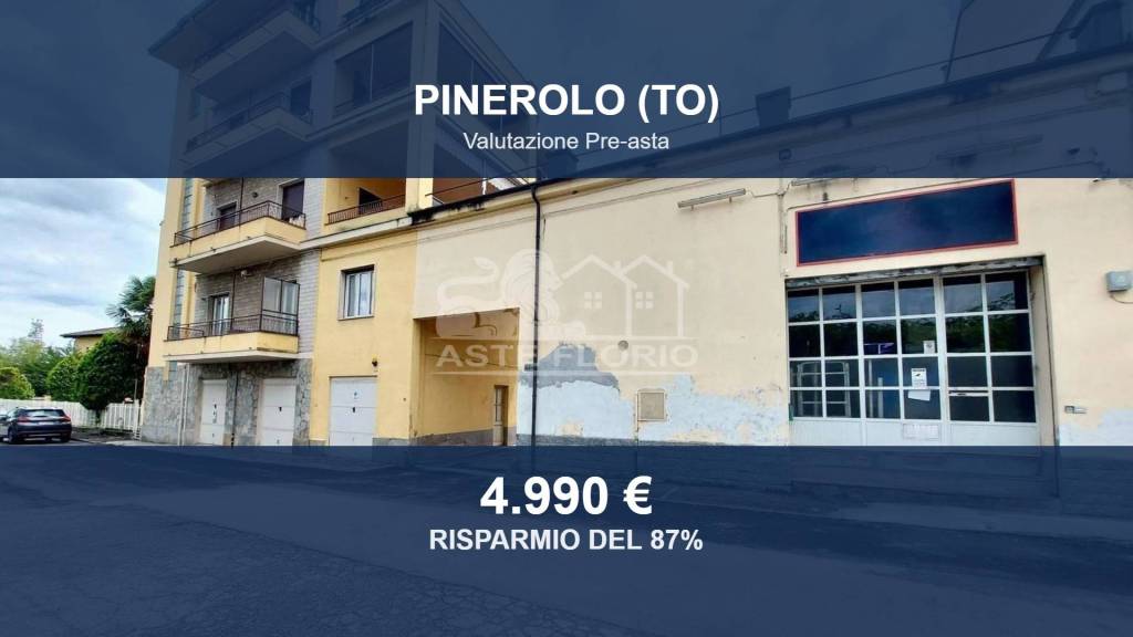 locale commerciale in vendita a Pinerolo