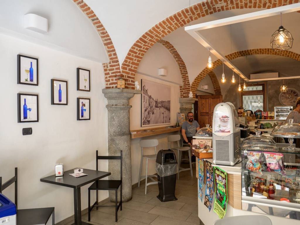 negozio in vendita a Pinerolo