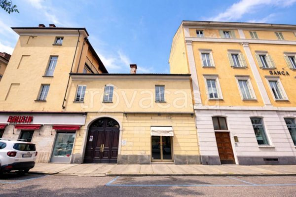 negozio in vendita a Pinerolo
