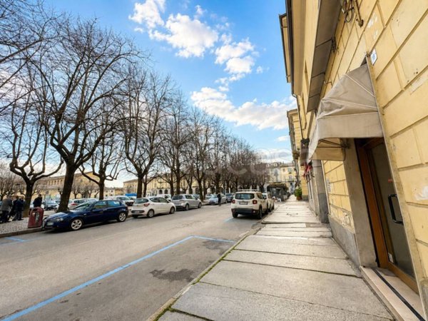negozio in vendita a Pinerolo