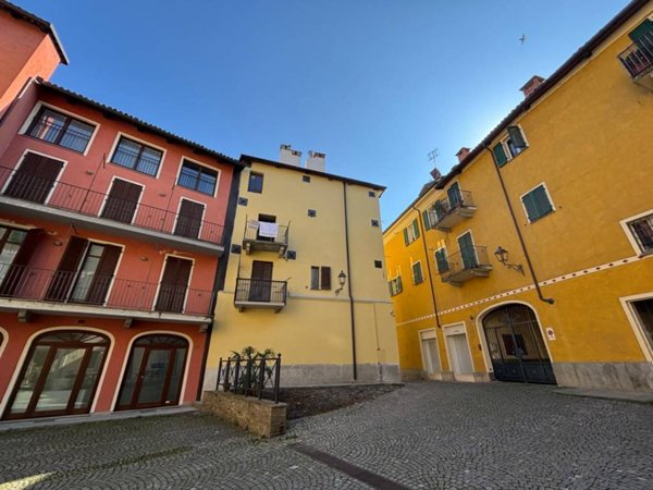 appartamento in vendita a Pinerolo in zona Avaro/Tron