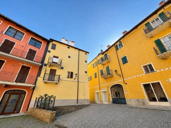 appartamento in vendita a Pinerolo in zona Avaro/Tron