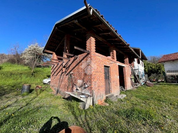 casa semindipendente in vendita a Pinerolo