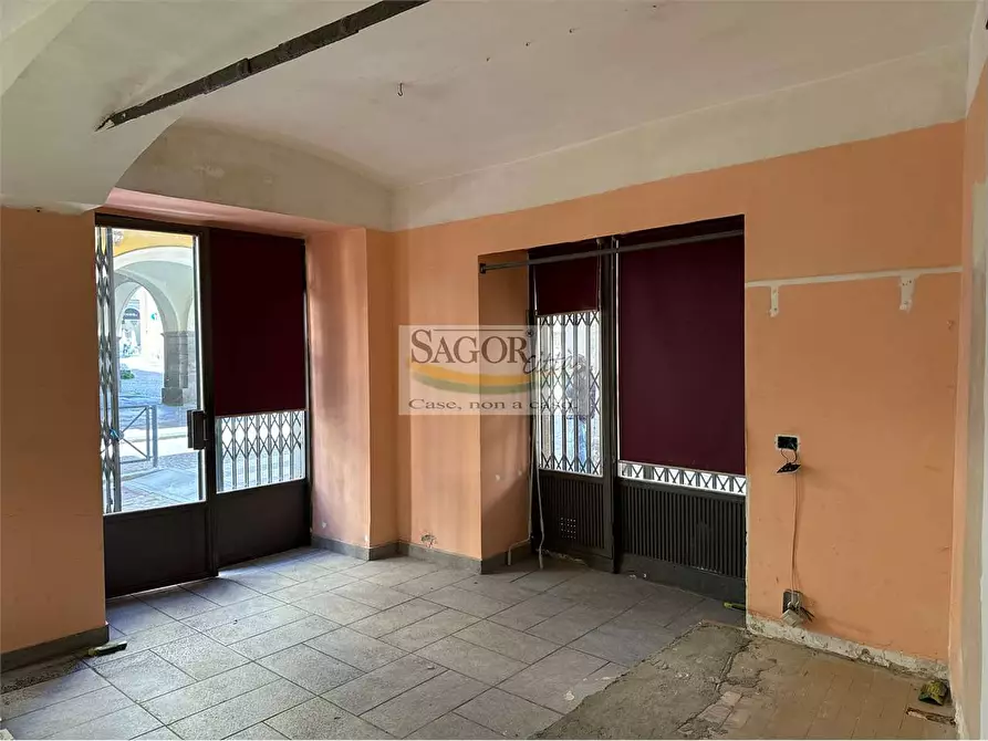negozio in vendita a Pinerolo