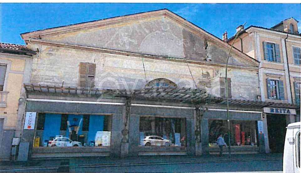 negozio in vendita a Pinerolo