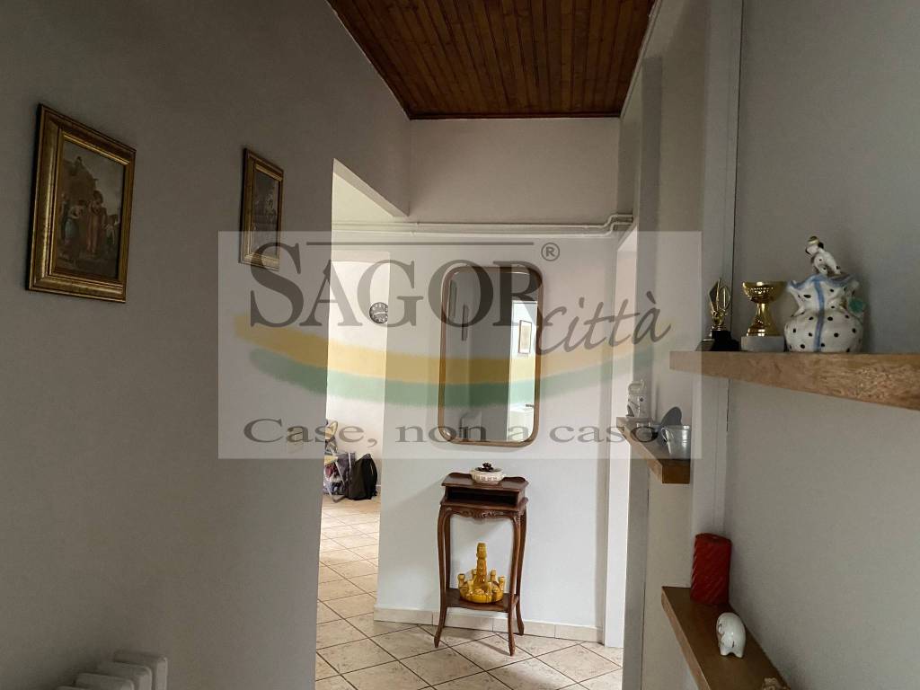 appartamento in vendita a Pinerolo in zona Avaro/Tron