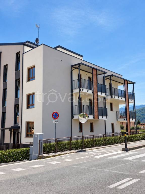 appartamento in vendita a Pinerolo in zona Avaro/Tron