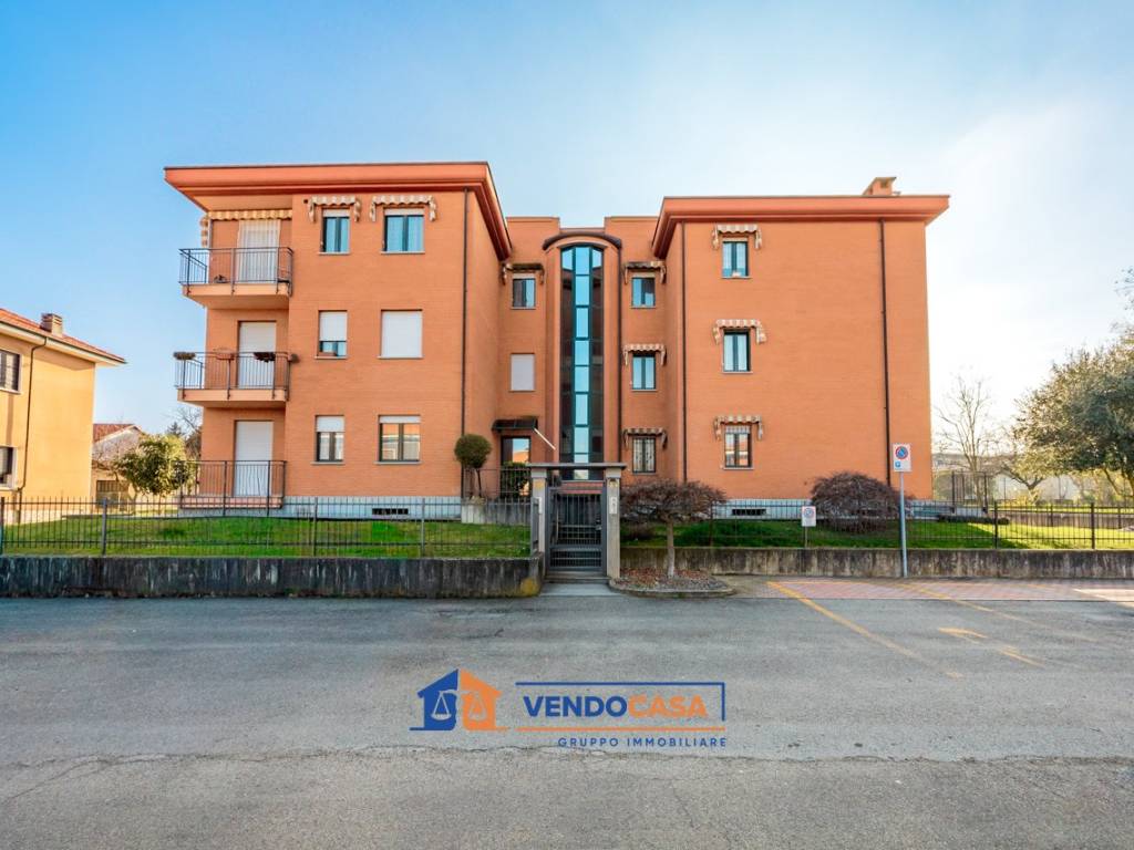 appartamento in vendita a Pinerolo in zona Baudenasca