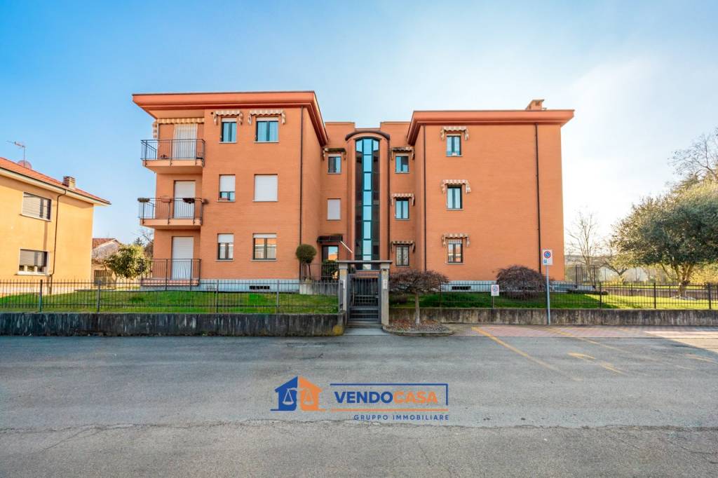 appartamento in vendita a Pinerolo in zona Baudenasca