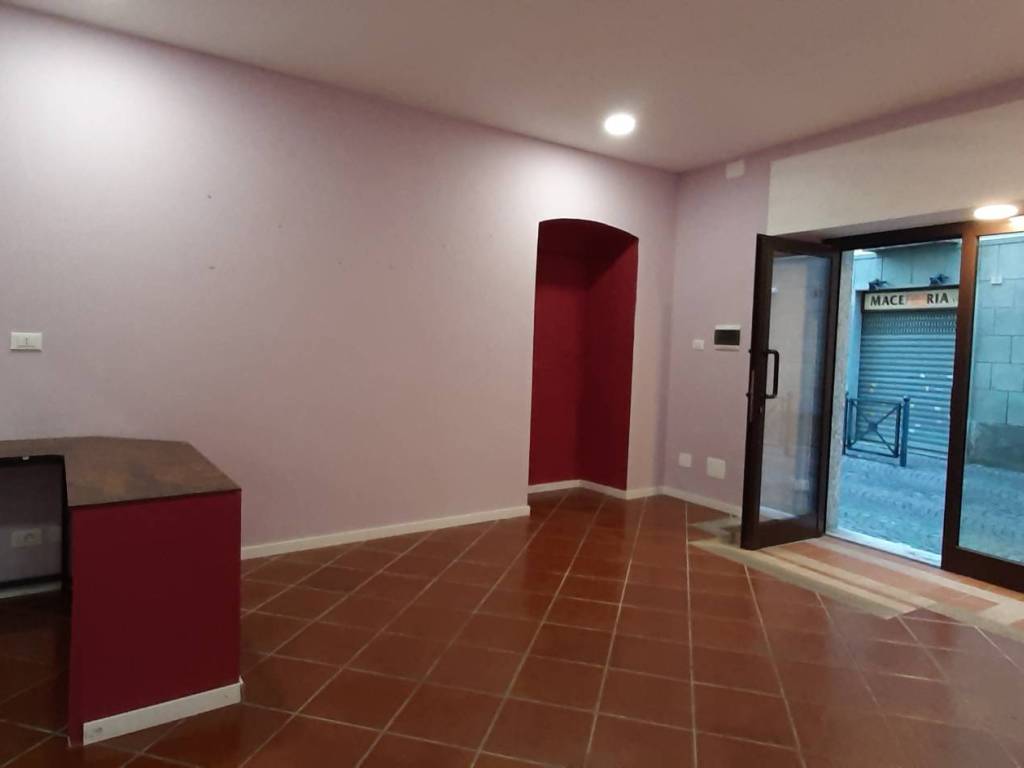negozio in vendita a Pinerolo
