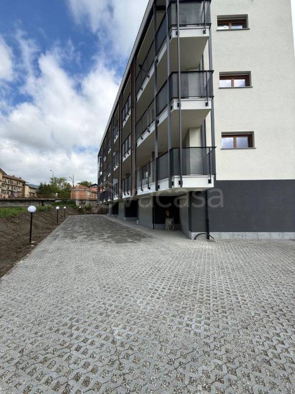 appartamento in vendita a Pinerolo in zona Avaro/Tron
