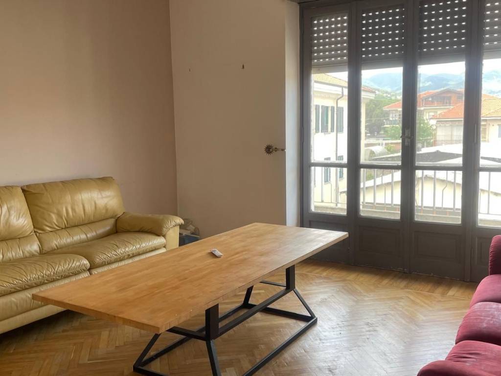 appartamento in vendita a Pinerolo in zona Abbadia Alpina