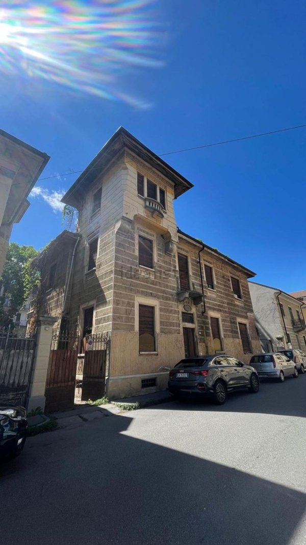 casa indipendente in vendita a Pinerolo