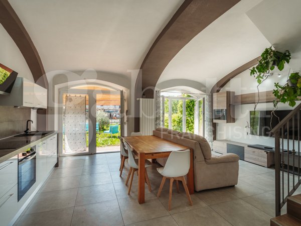 casa indipendente in vendita a Pinerolo in zona Riva