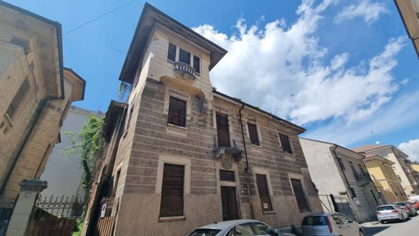 casa indipendente in vendita a Pinerolo