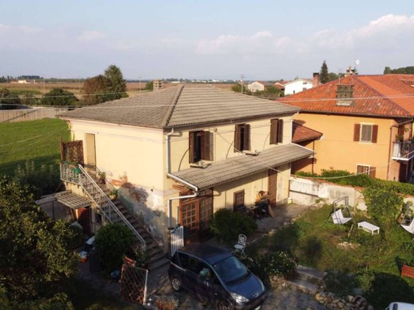 casa indipendente in vendita a Pinerolo in zona Riva