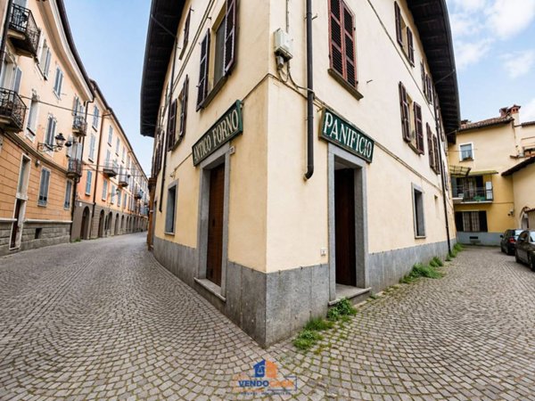 negozio in vendita a Pinerolo