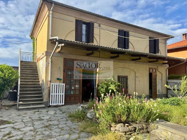 casa indipendente in vendita a Pinerolo in zona Baudenasca