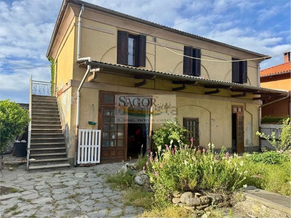 casa indipendente in vendita a Pinerolo in zona Baudenasca